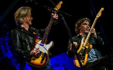  Daryl Hall & John Oates