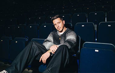 Mehr Informationen zu Nico Santos