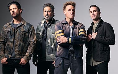 Mehr Informationen zu Papa Roach